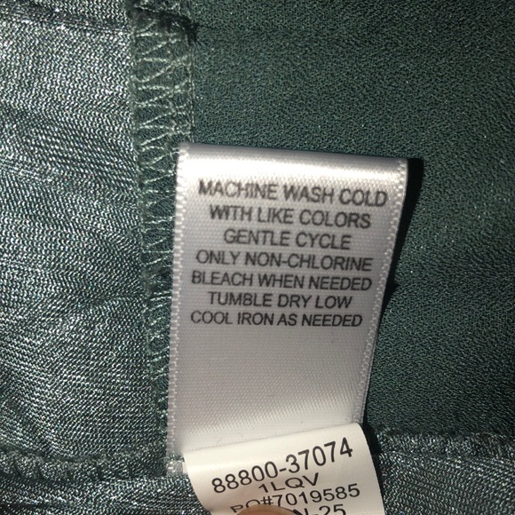 One World Lady’s Cardigan NWOT Size Medium - Picture 8 of 8